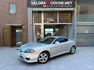 Usado Hyundai Coupé 105 CV (77 kW) 2006 Gris / plata Coupe