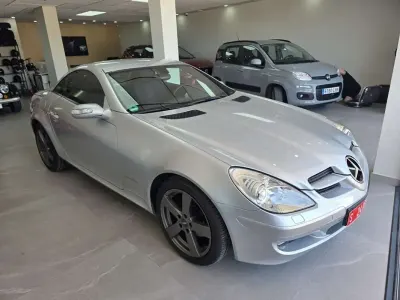 Usado Mercedes SLK200 163 CV (119 kW) 2006 Gris Descapotable