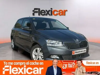 Usado Skoda Fabia Ambition 95 CV (69 kW) 2020 Gris Utilitario
