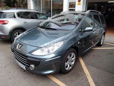 Usado Peugeot 307 110 CV (80 kW) 2007 Gris / plata Familiar