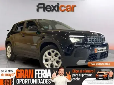 Begagnad Jeep Avenger Altitude 100 HK (73 kW) 2023 Svart SUV