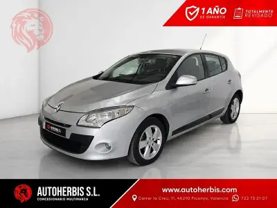 Usado Renault Mégane 105 CV (77 kW) 2010 Gris / plata Berlina