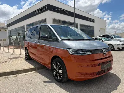 Usado VW Multivan Style 218 CV (160 kW) 2022 Naranja Monovolumen