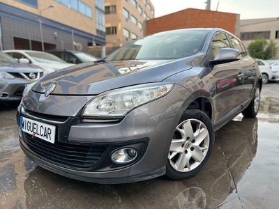 Usado Renault Mégane Expression 115 CV (84 kW) 2012 Gris / plata Berlina