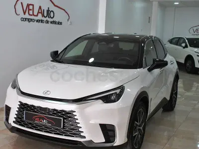 Usado Lexus LBX 136 CV (100 kW) 2025 Blanco SUV