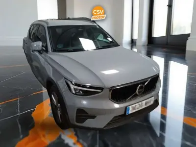 Usado Volvo XC40 Core 163 HP (119 kW) 2023 Cinzento SUV