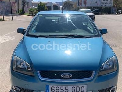 Usado Ford Focus Cabriolet Titanium 145 CV (106 kW) 2008 Azul Descapotable