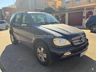 Usado Mercedes ML270 Edition 163 CV (119 kW) 2004 Azul SUV
