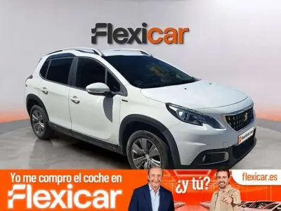 Usado Peugeot 2008 Signature Sky 131 CV (96 kW) 2019 Blanco SUV