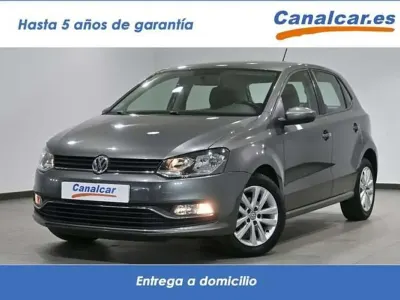 Usado VW Polo Advance 90 CV (66 kW) 2017 Gris Utilitario