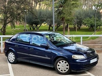 Usado Opel Astra Club 75 CV (55 kW) 2001 Azul Berlina