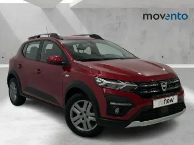 Usado Dacia Sandero Comfort 91 CV (66 kW) 2022 Rojo Berlina