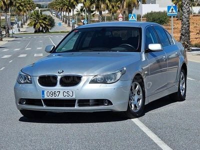 Usado BMW 530 231 CV (169 kW) 2004 Gris / plata Berlina