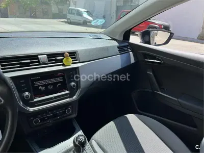 Usado Seat Ibiza Style Plus 80 CV (58 kW) 2019 Gris / plata Utilitario