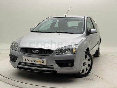Usado Ford Focus Trend 116 CV (85 kW) 2007 Gris / plata Berlina