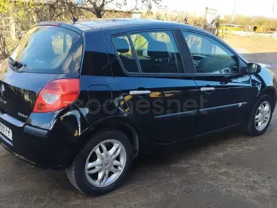 Usado Renault Clio II Dynamique 105 CV (77 kW) 2008 Negro Berlina