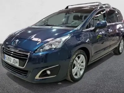 Usado Peugeot 5008 Allure 156 CV (114 kW) 2015 Monovolumen
