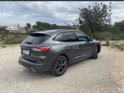 Usado Ford Kuga ST-Line X 120 CV (88 kW) 2022 Gris / plata SUV