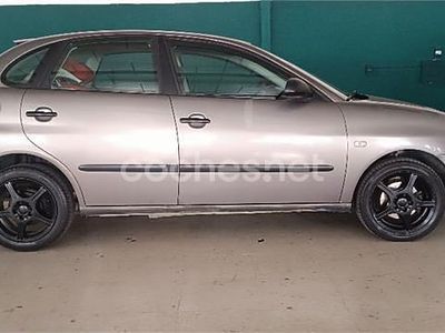 Gris / plata Usado 2002 Seat Ibiza Berlina | 2300 € (Caro)
