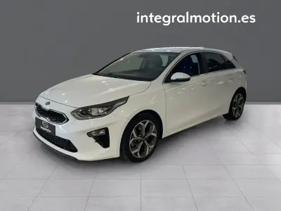 Usado Kia Ceed 100 CV (73 kW) 2021 Blanco Utilitario