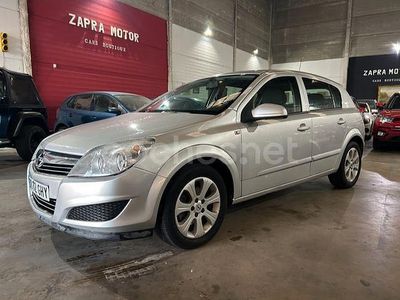 Gris / plata Usado 2008 Opel Astra Essentia Berlina | 4900 € (Precio justo)