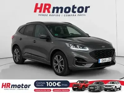 Usado Ford Kuga ST-Line 150 CV (110 kW) 2022 Gris / plata SUV