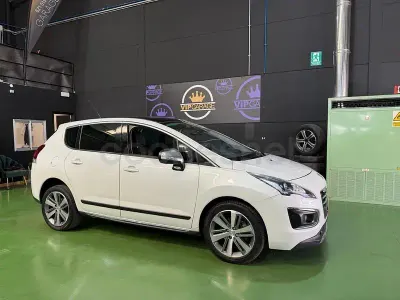 Usado Peugeot 3008 Allure 150 CV (110 kW) 2016 Blanco SUV
