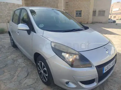 Usado Renault Scénic III Expression 110 CV (80 kW) 2012 Gris / plata Monovolumen