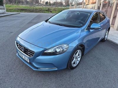 Usado Volvo V40 Momentum 120 CV (88 kW) 2016 Azul Berlina