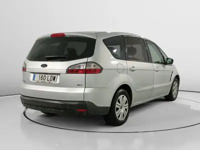 Usado Ford S-MAX Trend 140 HP (102 kW) 2009 Cinzento Monovolume