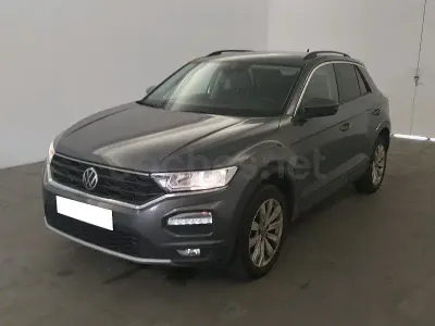 Usado VW T-Roc Advance 150 CV (110 kW) 2021 Gris / plata SUV