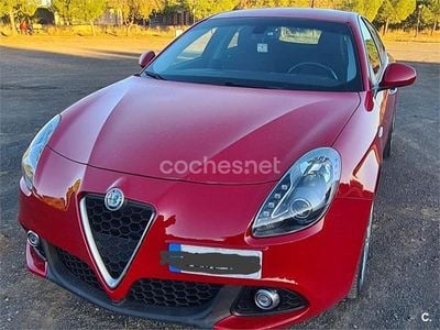 Usado Alfa Romeo Giulietta Super 120 CV (88 kW) 2017 Rojo Berlina