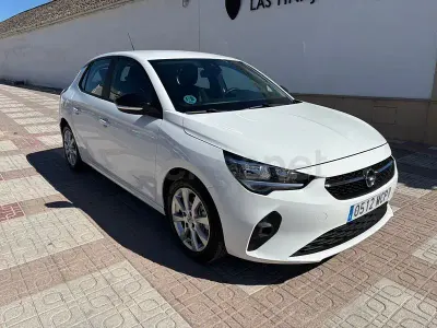 Usado Opel Corsa Elegance 102 CV (75 kW) 2022 Blanco Utilitario