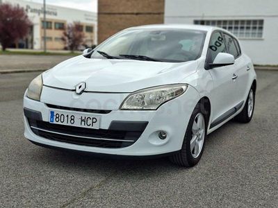 Begagnad Renault Mégane Business 110 HK (80 kW) 2012 Vit Sedan