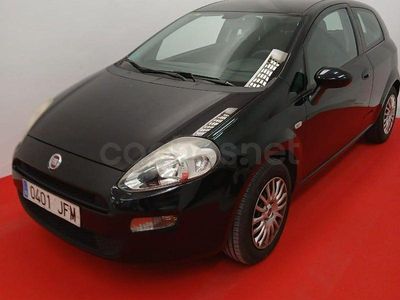 Usado Fiat Punto Pop 69 CV (50 kW) 2015 Negro Utilitario