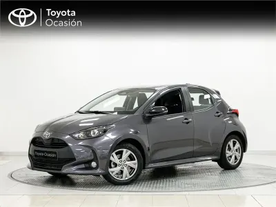 Usado Toyota Yaris Active 116 CV (85 kW) 2025 Gris Utilitario