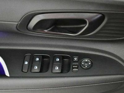 Atlas white Usado 2024 Hyundai i20 | 18.490 € (Un poco caro)