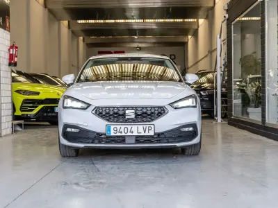 Usado Seat Leon Style 110 CV (80 kW) 2022 Blanco Berlina