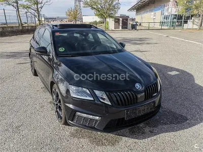 Usado Skoda Octavia RS 245 CV (180 kW) 2019 Negro Familiar