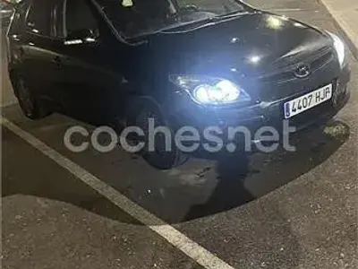 Usado Hyundai i30 Comfort 90 CV (66 kW) 2012 Negro Familiar