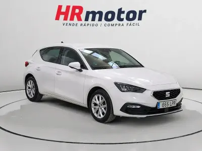 Usado Seat Leon Style 110 CV (80 kW) 2021 Blanco