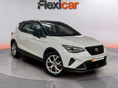 Usado Seat Arona FR 110 CV (80 kW) 2023 Blanco SUV