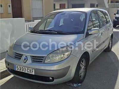 Gris / plata Usado 2004 Renault Scénic II Authentique Monovolumen | 3300 € (Precio justo)