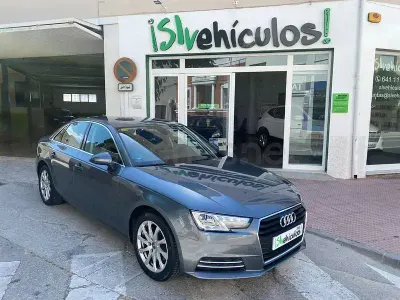 Usado Audi A4 Advanced 150 CV (110 kW) 2016 Gris / plata Berlina