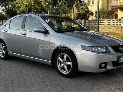 Usado Honda Accord Executive 155 CV (114 kW) 2005 Gris / plata Berlina