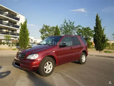Usado Mercedes ML270 163 CV (119 kW) 2002 Granate SUV