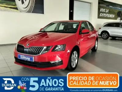 Usado Skoda Octavia 115 CV (84 kW) 2019 Rojo Berlina