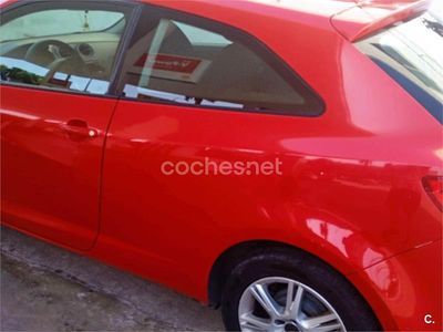 Usado Seat Ibiza SC Reference 70 CV (51 kW) 2012 Rojo Utilitario