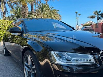 Usado Audi A8L 385 CV (283 kW) 2014 Negro Berlina