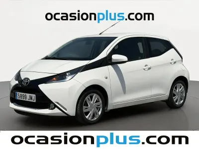 Usado Toyota Aygo X-play 69 CV (50 kW) 2016 Blanco Utilitario